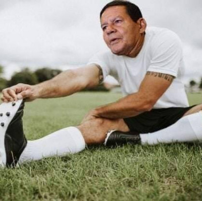 Mourão se aquecendo 1.jpg